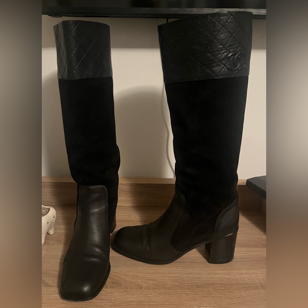 CHANEL Black Quilted Suede and Leather Heeled Boots Size 40 (9 US)